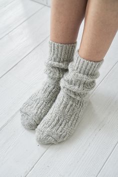 A pair of light grey chunky wool socks! Knitted hypoallergic Sheep Wool Socks keep you warm on the coldest day! These trendy and adorable, soft socks are the perfect gift idea! Natural wool improves blood circulation, performs the function of micro-massage, and normalizes blood pressure. ❤️ Looking for casual socks? Take a look at our favourite linen socks pair -> -> -> https://www.etsy.com/listing/857250724 You can buy a pair of Scandinavian-style wool socks for your loved one! - - - - Wool Winter Socks, Wooly Socks, Winter Socks Aesthetic, Cute Wool Socks, Cute Winter Socks, Chunky Socks Outfit, Chunky Knit Socks, Gray Socks, Soft Socks