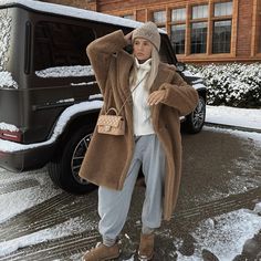 Tommy Fury, Winter Vacation Outfits, Getting Bored, Classy Winter Outfits, Chic Winter Outfits, Snow Days, Winter Fashion Outfits Casual, Easy Winter Outfit