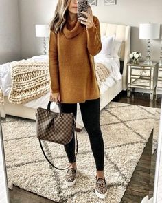 Adidas Leggings Outfit, Look Legging, Leopard Shoes, Legging Outfits, Elegante Casual, Spring Outfits Casual, Fall Winter Outfits