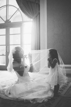 adorable bride and flower girl wedding photos Sentimental Wedding, Parents Wedding, Shot List, Photo Fun, Foto Tips, Romantic Photos, Bohol, Forest Wedding, Jolie Photo