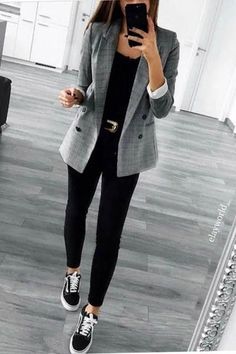 Fashion | 10 Work outfits for sneaker lovers ⋆ Take Note Gray Blazer, Black Outfits, Summer Work Outfits, Womens Business Casual, Jeans Casual, Business Outfit, Fashion Business