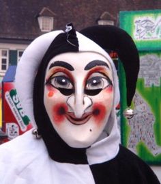 mardi Gras in Basel/switzerland. Die Baseler Fastnacht lebt von der lebhaften Maskerade. Foto: Fasnachts-Comité Basel. http://www.gorara.com/category/german-festivals/ Basel Switzerland, Mardi Gras, Switzerland, Carnival Face Paint