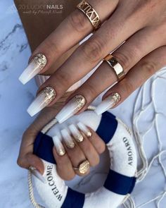 Gold Toe Nails, Gold Gel Nails, White Nails With Gold, Gold Acrylic Nails, Unghie Sfumate, White Acrylic Nails, White Nail