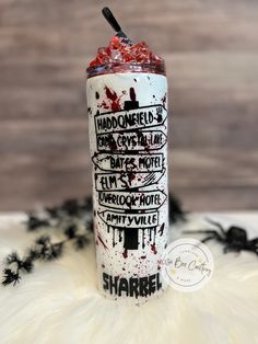 Horror Street Sign with Bloody Knife topper, movie Villains vinyl on opposite side. 20 oz skinny tumbler includes a lid and straw.  Each tumbler is coated in layers of food safe epoxy. Gives each tumbler a glass shine and smoothness. Tumblers are handmade with beautiful glitter to give that great sparkle! Tumbler is to be hand wash! Don't soak, microwave or put on the dishwasher. Due to the nature of this Tumbler being handmade no two are exactly the same however similar.  There may be slight imperfections, glitter or rough spots. Horror Movie Tumbler Ideas, Exopy Tumblers, Halloween Epoxy Tumblers, Horror Tumblers, 20 Oz Tumbler Ideas, Halloween Tumbler Cups, Camp Crystal Lake Sign, Cool Tumblers