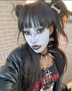 Goth Makeup For Black Women, Trad Goth Makeup Dark Skin, Goth Makeup On Black Women, Gothic Black Hairstyles, Trad Goth Makeup Poc, Gothic Makeup Black Women, Goth Makeup Traditional, Afro Goth Makeup, Trad Goth Makeup Black Women