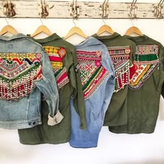 ↞∙∙∙∙STONEXXSTONE∙∙∙∙↠ • Tumblr stonexxstone • • IG _jessiestone_ • • Pinterest stonexxstone • Mochila Jeans, Jeans Embroidery, Moda Hippie, Bohemian Jackets, Denim Vests, Estilo Hippie, Ibiza Fashion, Boho Jacket