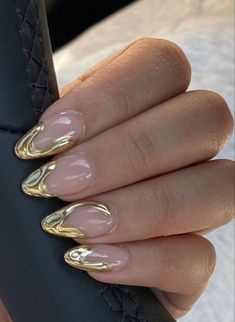 New Years Eve Nails Gold, Classy Biab Nails, Almond Nails With Gold Design, All Gold Nails, Swirls On Nails, Formal Nails Acrylic, French Nails With Gold, Gold Metallic Nails, Nail Ideas Gold