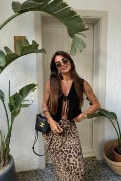 Miami Outfits Casual, Leopard Festival Outfit, Tampa Outfits, Pollera Animal Print, Bar Hopping Outfit Night, December Fits, Mexico City Outfit, Birthday Outfit Inspiration, Colombia Outfits