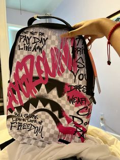 Spray poetry Cute Sprayground Backpack, Pink Sprayground Backpack, Bookbag Aesthetic, Spray Ground Backpack, Sprayground Bag, Crocs With Charms