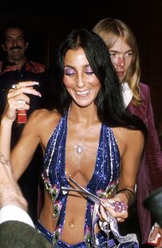 Cher Movies, Cher Young, Cher 80s, 70s Cher, Cher 70s, Cher Fashion, Cher Costume, Look Disco, Studio 54 Party