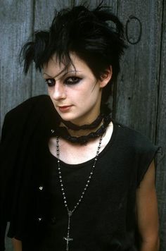 Photograph by Derek Ridgers, 1982 Queer Punk, Egyptian Men, Vintage Fashion 1980s, Types Of Goth, Traditional Goth, Goth Glam, Alt Style, Punk Vintage