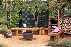 Learn how to make a privacy screen. Follow our step-by-step guide to create a functional and attractive privacy solution for your outdoor living space.