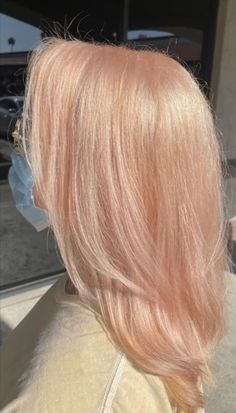 Strawberry Blonde With Highlights Light, Strawberry Blonde Dyed Hair, Pink Toned Blonde Hair, Light Strawberry Blonde Hair Balayage, Peachy Blonde Hair, Pastel Peach Hair, Blush Blonde Hair, Light Strawberry Blonde Hair, Peachy Blonde