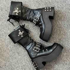 Thick Sole Shoes, Punk Subculture, Retro Things, Alternative Shoes, Goth Shoes, Gothic Shoes, Pu Boots, Retro Girl, Punk Boots