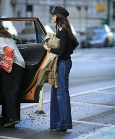 Anne Hathaway Style, Glitch In The Matrix, Dakota Johnson Style, Paris Haute Couture, Couture Week, The Matrix, Winter Fits, Anne Hathaway, Blog Website