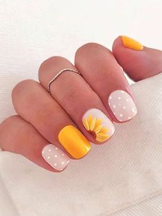 Multicolor  Collar   Plain,Plants Color Nails Embellished   Nail,Hand & Foot Care French Nails With Sunflower, Summer And Spring Nails, Neutral Nail Art Designs Classy, Lemon Toe Nail Designs, Short Summer Manicure, Summer Vacay Nails 2024, Seasonal Nail Ideas, Nail Art Simple Design, Short Square Nail Designs Simple