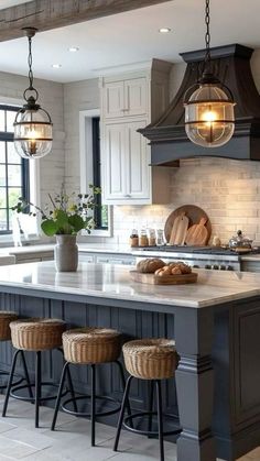 Kitchen Islands Ideas With Seating, Kitchen Island With Seating, Modern Farmhouse Kitchens, Kitchen Redo, Beautiful Kitchens, Kitchen Style, Dining Room Sets