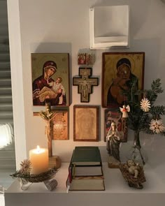 Altar Catholic, Home Altar Catholic, Catholic Altar, Prayer Bible, Prayer Corner, Prayer Time, Religious Pictures