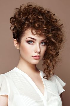 Brown Curly Hair, Redhead Beauty, Long Layers, Medium Length Hair Cuts, Customer Care, Hair Colors, Shoulder Length, Hair Highlights, Woman Face