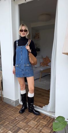 Overall Dress Outfit Fall, Denim Jumper Dress Outfit, Denim Overall Dress Outfit, Overalls Dress Outfit, Overall Dress Outfit, Plus Size Spring Outfit, Outfits Layout, Denim Dress Outfit, Nashville Outfit