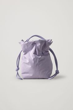 Productpage - COS Pretty Tote Bags, Pad Bag, Sac Week End, Soft Pillow, Bag Trends, Fabric Bags, 가을 패션, Quilted Bag, Fabric Bag