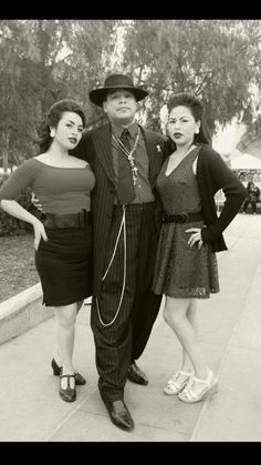 Zoot suit Zoot Suit Women, Thug Couple, Pachuca Style, 1940s Mens Fashion, Chicano Love, Chola Style, Chicano Style