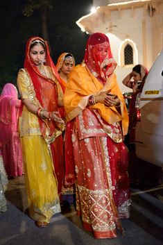 India, Uttar Pradesh, Lucknow, Hotel Carlton, Royal wedding of prince Anirudh Chand of Jubbal and princess Gitanjali Singh Oel, Arrival of the bride Uttar Pradesh Bride, Bridal Jewellry, Indian Photoshoot, Royal Dresses, Bride Photography