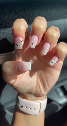 Halloween French Tip Nails Gel, Spooky Nails Natural, Cute Acrylic Nails For Fall Pink, Small Nails Design Fall, Cute Short Acrylic Nails For Halloween, Short Acrylic Nails For Halloween, Square Tip Halloween Nails, Medium Acrylic Nails Coffin Ideas Simple, Cute Short Halloween Nail Designs