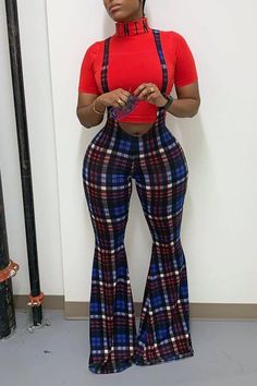 70's Outfits, Suspender Pants, Black Women Fashion, Plaid Pants, Curvy Outfits, Swag Outfits, Styles Fashion, Tulum, Look Fashion