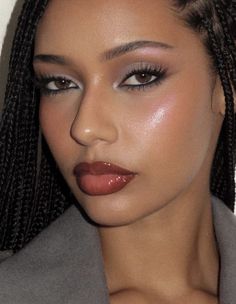 9 Dark Feminine Makeup Looks To Embody The Siren Wet Makeup Look, 90s Makeup Look, Feminine Makeup, Painting Faces, Maquillage On Fleek, Funky Makeup, Mekap Mata, Fine Shyt, Formal Makeup