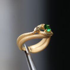 Gold Plated 925 Sterling Silver Ouroboros Ring Emerald Gold - Etsy Turkey Emerald Snake Ring, Green Snake Ring Gift, Green Snake Ring For Gift, Anniversary Gemstone Snake Ring, Anniversary Snake Ring With Gemstone, Amber Bedroom, Gringotts Vault, Ouroboros Ring, Serpent Ring