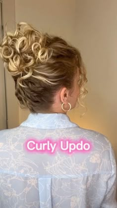 Up Do For Long Curly Hair, Short Wedding Hairstyles For Bridesmaids Shoulder Length, Naturally Curly Bridesmaid Hairstyles, Updo For Short Curly Hair, Updo Wavy Hair, Hazel Highlights, Wavy Hair Updo, Easy Bridesmaid Hair