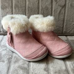 Stride Rite Pink Boots -Toddler Girl Size 5w -Leather Upper Pink Sparkle Boots -Faux Fur -Zipper Side -Nwot -Smoke Free And Pet Free Home Pink Round Toe Booties For Winter, Cute Non-slip Winter Boots, Soft Sole Round Toe Winter Boots, Winter Boots With Soft Sole And Round Toe, Sparkle Boots, Stride Rite Shoes, Pink Boots, Pink Sparkle, Toddler Girls