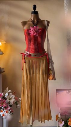 Red Earthy Outfit, Sarong Outfit, Hippie Street Style, Musa Winx, High Quotes, 2000s Party, 2000s Fashion Outfits, Summer Skirts