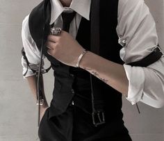 Men With Rolled Up Sleeves, Evening Mens Outfit, Men Harness Outfit, Male Suit Aesthetic, Terno Aesthetic, Suits Men Aesthetic, Men In Suits Aesthetic, Mafia Outfits Men, Suit Men Aesthetic