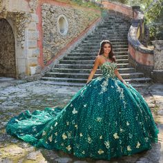 Statement quinceanera ball gown with three-dimensional butterflies all over the dress. This strapless model gives you a more youthful and fun look; with details like craked ice and glittery tulle. It also includes a small cap Emerald Quinceanera Dress, Quince Outfit, Green Quince Dress, Quinceanera Dresses Green, Fabric Beading, Quince Pictures, Green Quinceanera, Xv Dresses, Quincenera Dresses