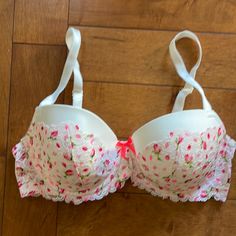 Nwot. Never Worn Victoria’s Secret Pink, Red Lace Flower Bra With Cream. 36c. Nwot 36d. Nwt Strawberry Bra, Flower Bra, Dawson's Creek, Victoria Secret Pink Bras, Red Bra, Goofy Ahh, Sleep Wear, Aesthetic Things, Dream Style