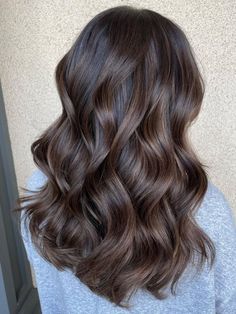 Chocolate Brown Hair Ideas, Dark Hair Hairstyles, Brown Hair Ideas, Dark Brown Hair Balayage, Dark Chocolate Brown Hair, Rambut Brunette, Black Hair Balayage, Chocolate Brown Hair Color