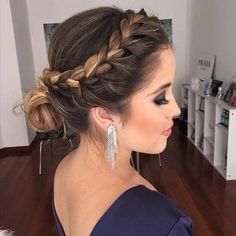 Prom Hair Updo, Side Braid Hairstyles, Braided Bun Hairstyles, Penteado Cabelo Curto, Side Braid, Trending Hairstyles, Braided Updo, Box Braids Hairstyles, Bridesmaid Hair