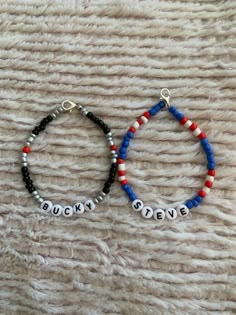 Winter Soldier Bracelet, Marvel Beaded Bracelets, Winter Soldier And Captain America, Marvel Bracelets, Bead Friendship Bracelets, Marvel Diy, Mode Indie, Marvel Accessories, Marvel Jewelry