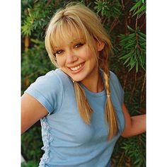 Hilary Duff Bangs, Hilary Duff Hair, 2000s Hairstyles, Hilary Duff Style, Y2k Hairstyles, Cinderella Story, Hillary Duff