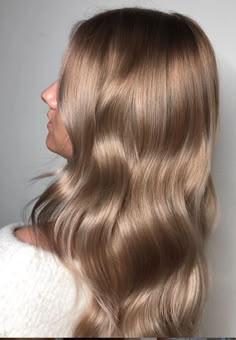 Rambut Brunette, Honey Blonde Hair, Dark Blonde Hair, Blonde Hair Inspiration, Honey Hair, Blonde Hair Looks