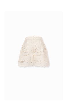 These stylish and comfortable shorts are made from high quality cotton and feature a flattering high waist design. The delicate lace detailing adds a touch of elegance, while the straight cut provides a slimming effect. Perfect for any occasion, these shorts are a must-have for your wardrobe. Cotton Lace Tops, Tulle Top, Types Of Lace, Organza Top, Mean Blvd, Comfortable Shorts, Mesh Laundry Bags, Mini Shorts, Lace Patterns