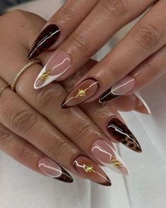 Nails Idea For Winter, Cute Winter Christmas Nails, December Aesthetic Nails, Isolated Chrome Christmas Nails, Y2k Fashion Nails, Gel X Nail Inspo Coffin, Christmas Nails Brown And Gold, Cute Nails Unique, Brown Almond Nail Ideas