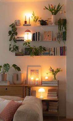 Boho Home Ideas, Cute Shelf Decor, Shelf Decorating Ideas, Shelf Decor Boho, Cute Shelf, Shelf Decorating, Earthy Living Room, Living Room Design Inspiration, Bookshelf Design