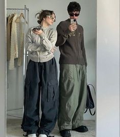 Dinner Outfit Aesthetic, Going Out For Dinner Outfit, Out For Dinner Outfit, Parachute Pants Outfit, Go Out Outfit Night, Streetwear Inspiration, Street Style Outfits Men, Mens Outfit Inspiration, Stylish Mens Outfits