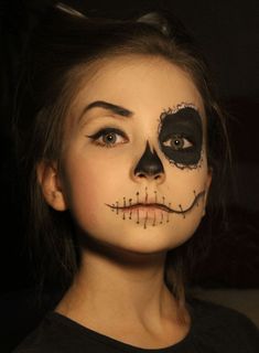 Halloween Make Up Kids Girl, Grim Reaper Makeup Kids, Cheap Halloween Costumes Diy, Skeleton Face Paint, Halloween Makeup For Kids, Maquillage Halloween Simple, Skeleton Face