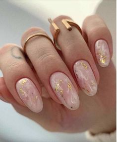 40+ Stunning Marble Nails That Are Timeless Le Chic Street Almond Nails French, Almond Nails Designs, Almond Acrylic Nails, Oval Nails, Neutral Nails, Short Acrylic Nails, Nail Arts, Gold Nails, Acrylic Nail Designs