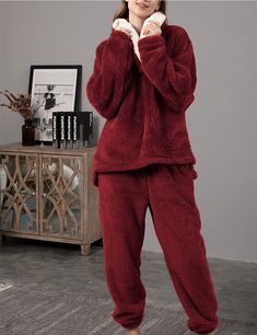 【Product performance】 1. Made of soft and warm sheepskin, the exterior and interior are the same2. Two-piece coral velvet set, women's winter pajamas, shearling3. Dropped shoulders, lapels, long sleeves, elastic waist, two pockets4. Comfortable top brings you your favorite warmth and comfortSoft Sherpa-lined pullover5. Suitable for home casual wear, pajamas and pajama parties, also a good gift for family and friends Women Plus Size Flannel Casual Pajamas Set Women Plus Size Flannel Casual Pajama Fur Pajamas, Plus Size Flannel, Casual Pajamas, Winter Pajamas Women, Friends Women, Velvet Set, Comfortable Pajamas, Winter Pajamas, Pajama Party