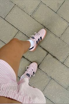 Adidas Fits Aesthetic, Pink And Blue Adidas Gazelle Outfit, Adidas Sneakers Aesthetic, Shoes Adidas Gazelle, Adidas Handball Spezial Pink, Adidas Sambas Pink, Black And Pink Adidas, Adidas Spezial Black And Pink, Black Spezial Adidas Outfit